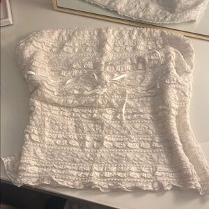 Elegant White Lace Strapless Blouse
